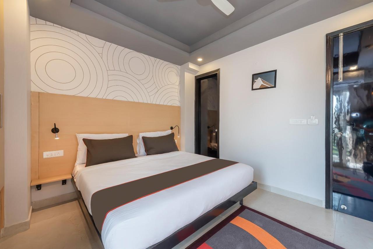 Collection O 162 Vardhman International Hotel Gurgaon Exterior photo