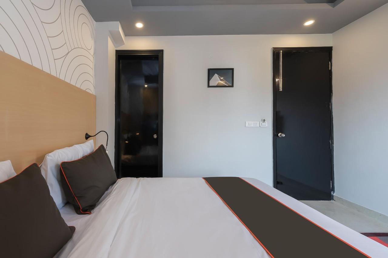 Collection O 162 Vardhman International Hotel Gurgaon Exterior photo
